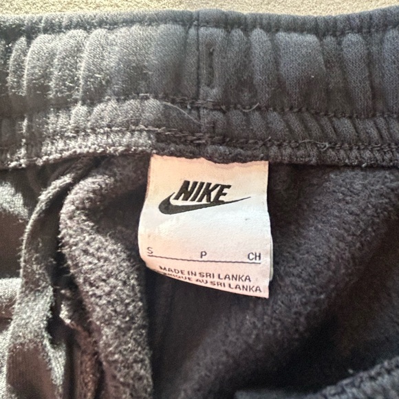 Men’s Nike Jogger Pants in Black - Picture 3 of 4